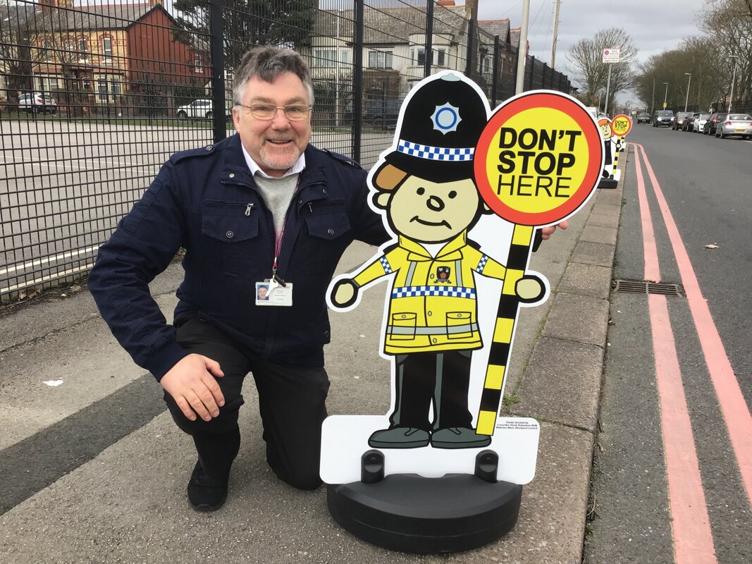 Image of Kiddy-Signs Support Safety Outside Schools